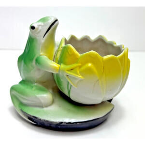 Vtg Green Frog Planter Japan 50s MCM Ceramic w/Lily Pad Yellow Flower Cute Small